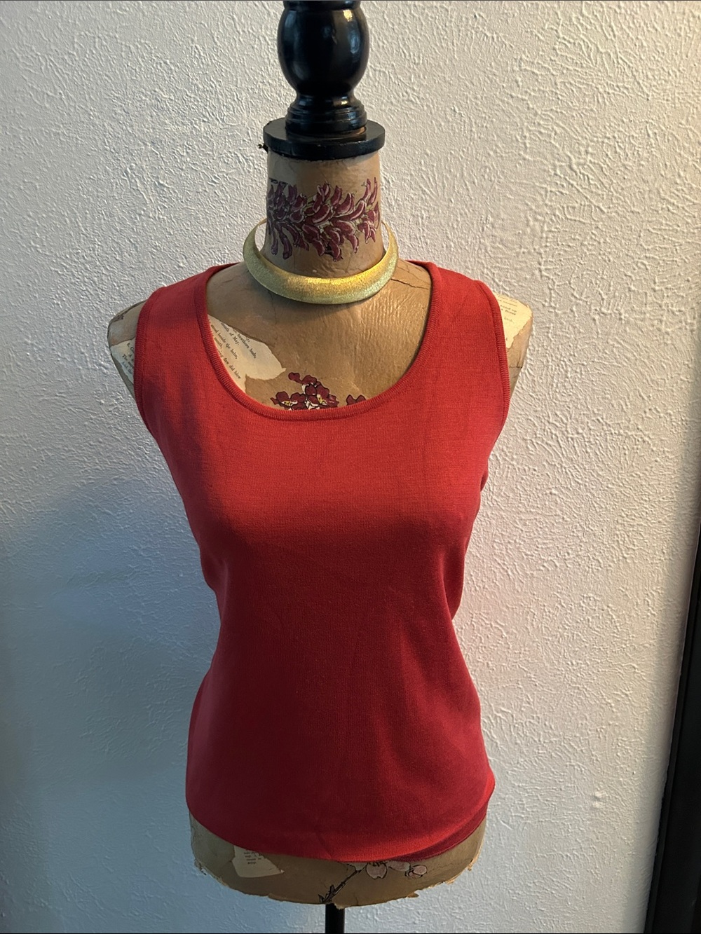 St.John Classic Burnt Red Sleeveless Women's Tank Top
